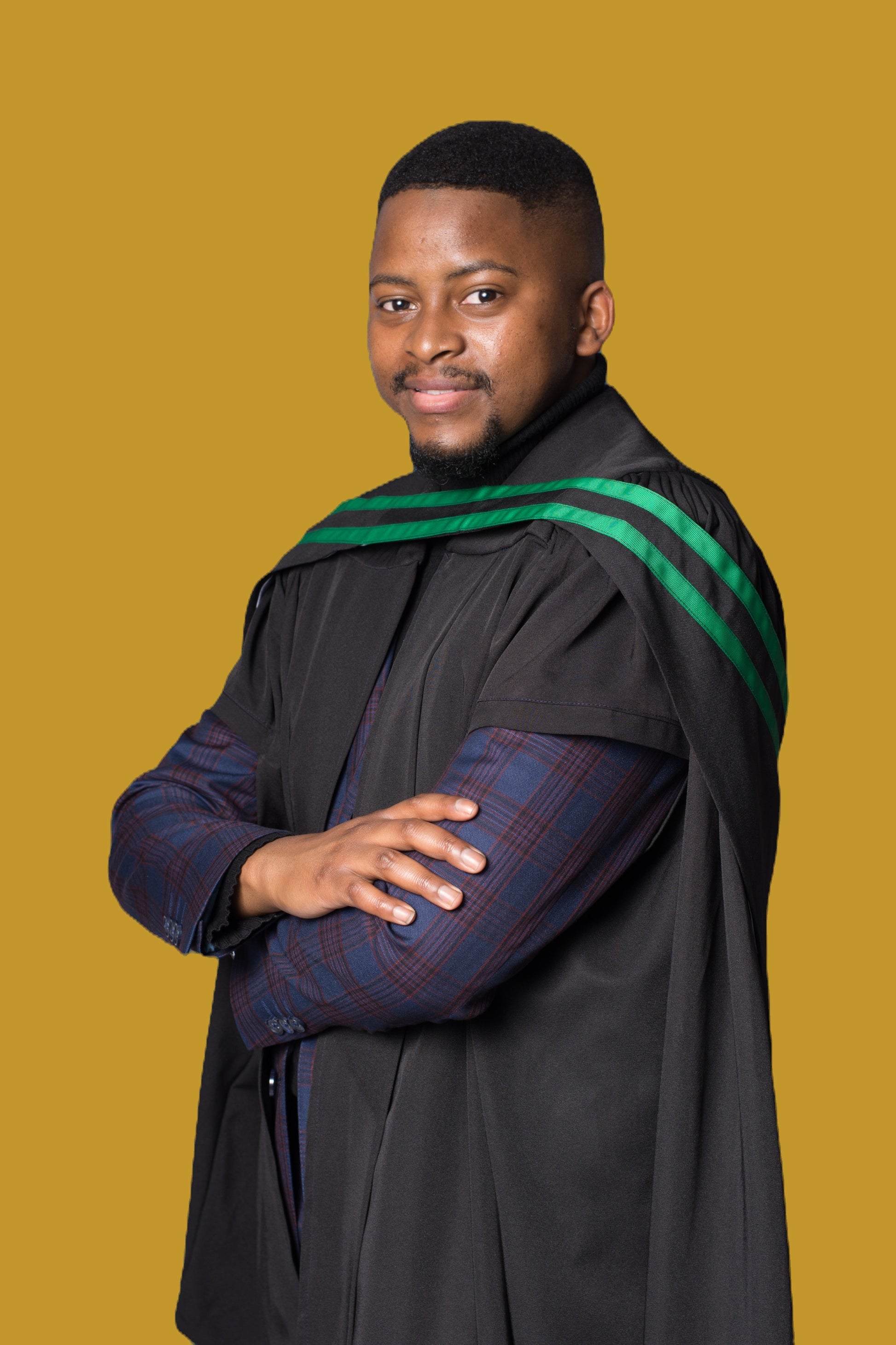 how to dress for masters graduation What to Wear to a Graduation (Guests & Grads)
